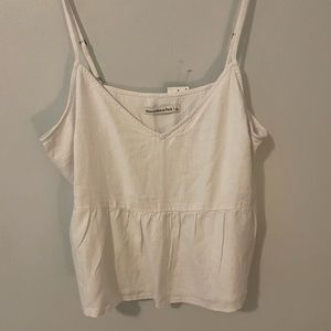 NWT Large Abercrombie and Fitch white cropped tank